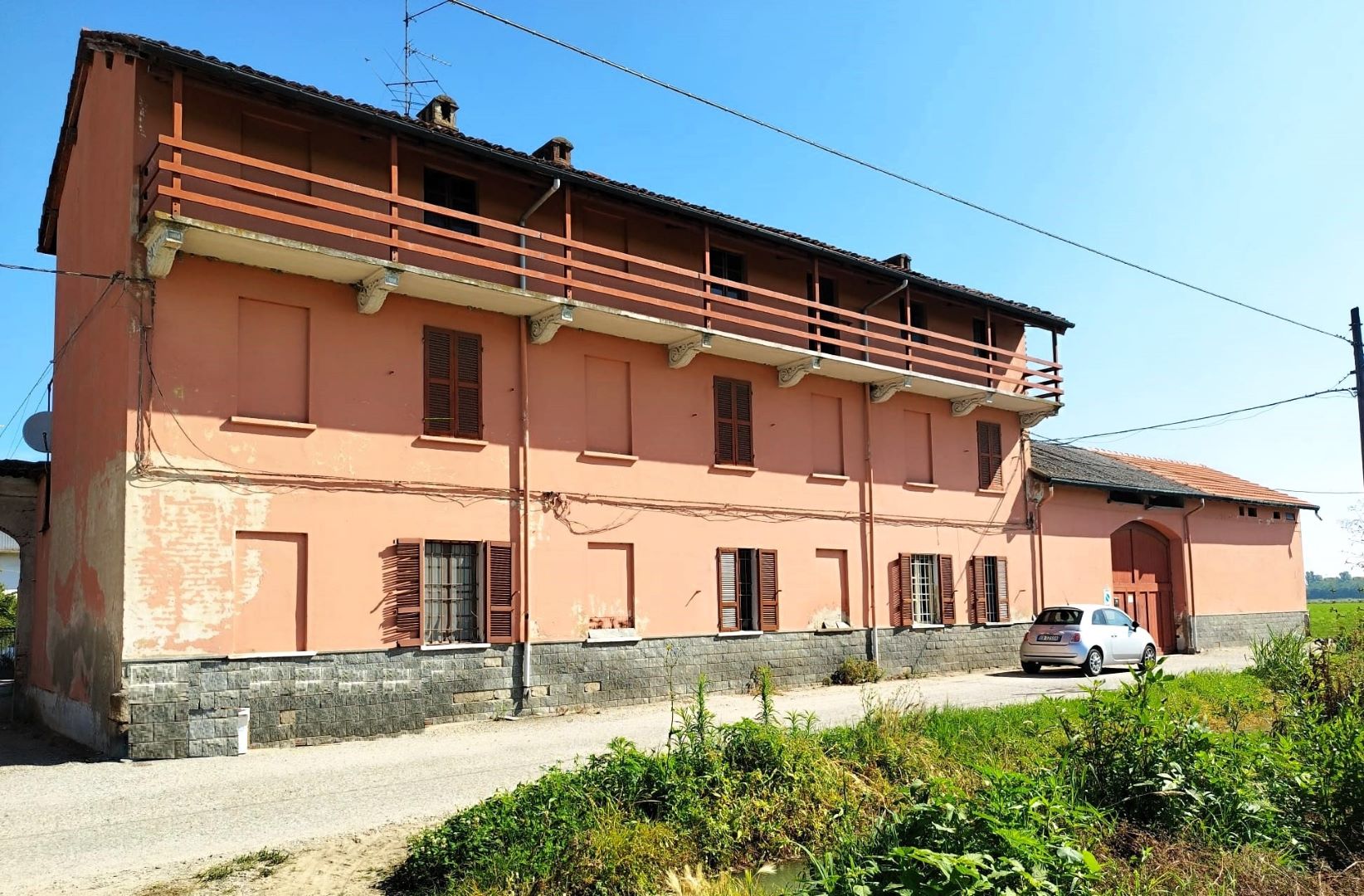 2GV000160 Vendita Trecate Cascina 00 Esterno Facciata 00