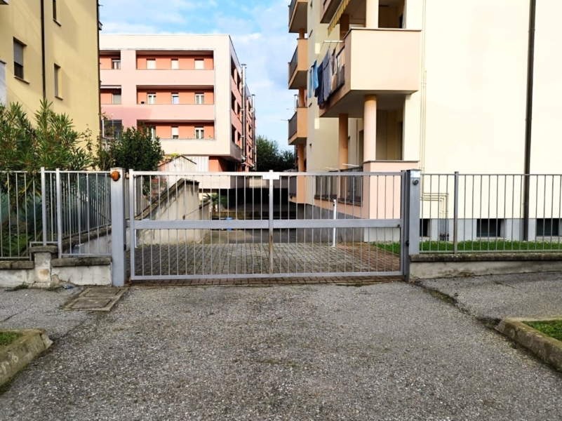 2GV000165 Vendita Appartamento 3 vani Trecate NO 92 Cancello Carraio 00